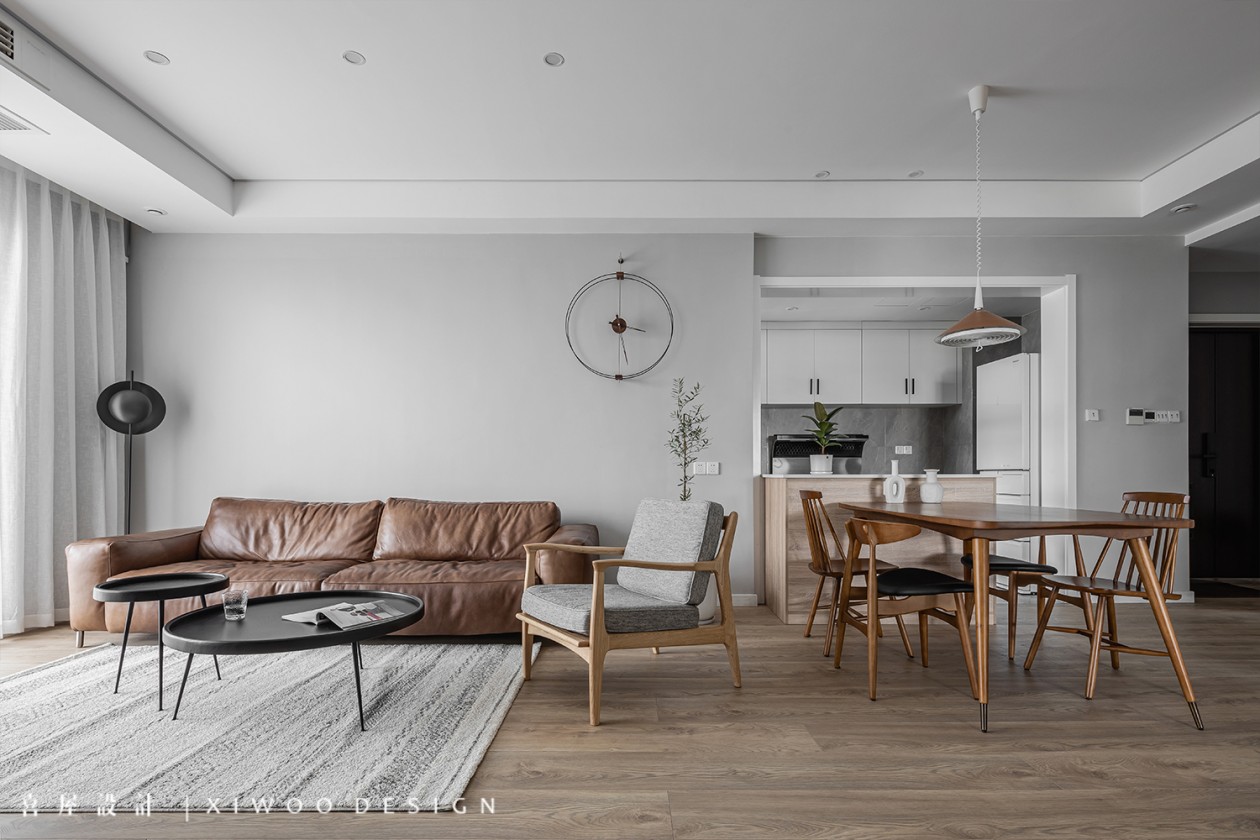 户外是如诗的日与森，室内是和暖的人与情原木家具定制案例