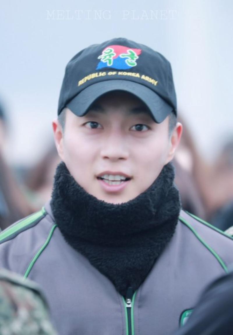 尹斗俊足球视频,尹斗俊踢足球