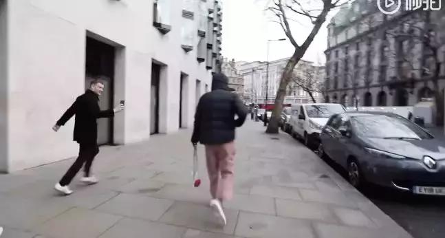 我们花了400块,把土鳖小伙子送上了伦敦时装周???