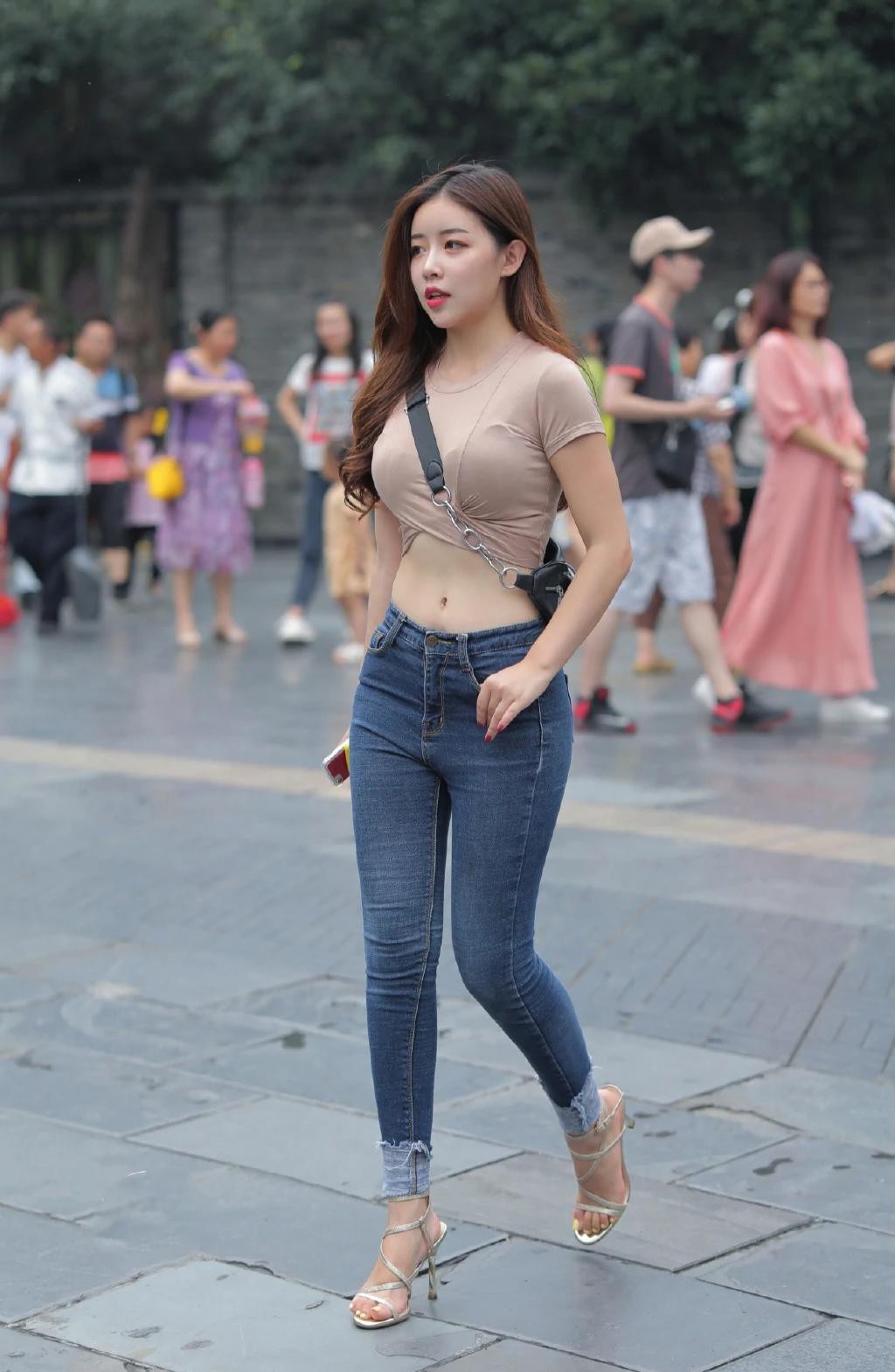 不规则破洞显瘦牛仔裤,不规则牛仔裤5分裤女