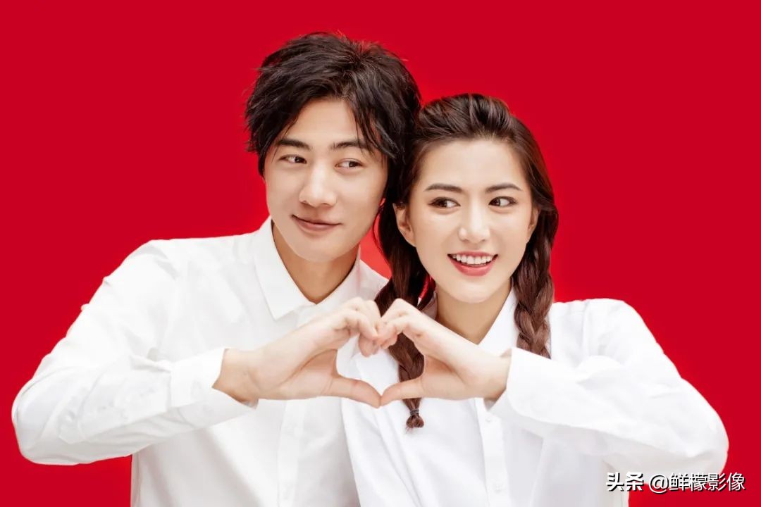 一步步教你如何拍出完美结婚照,拍结婚证件照穿什么衣服上镜