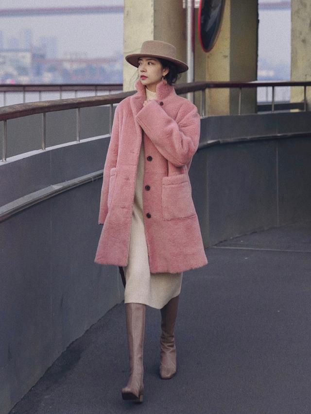 长大衣怎样穿搭最好看,长大衣适合穿什么款式的裙子