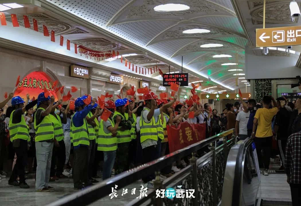 武汉70周年的变化发展,湖北武汉70年荆楚巨变