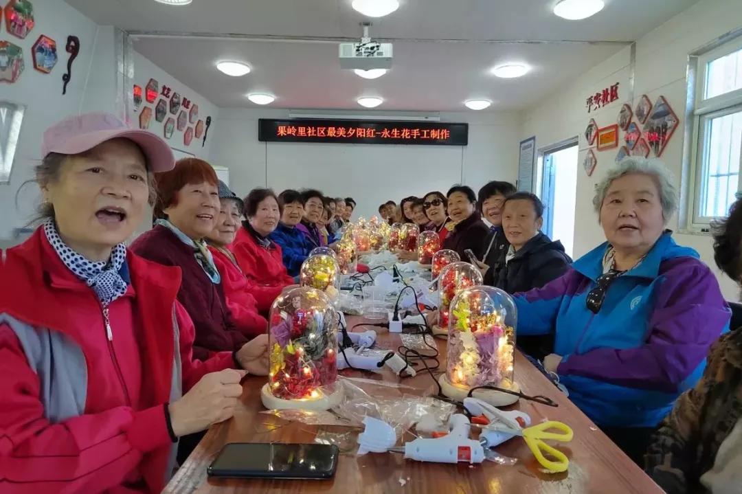 情满重阳孝亲敬老,重阳秋色暖敬老情意浓