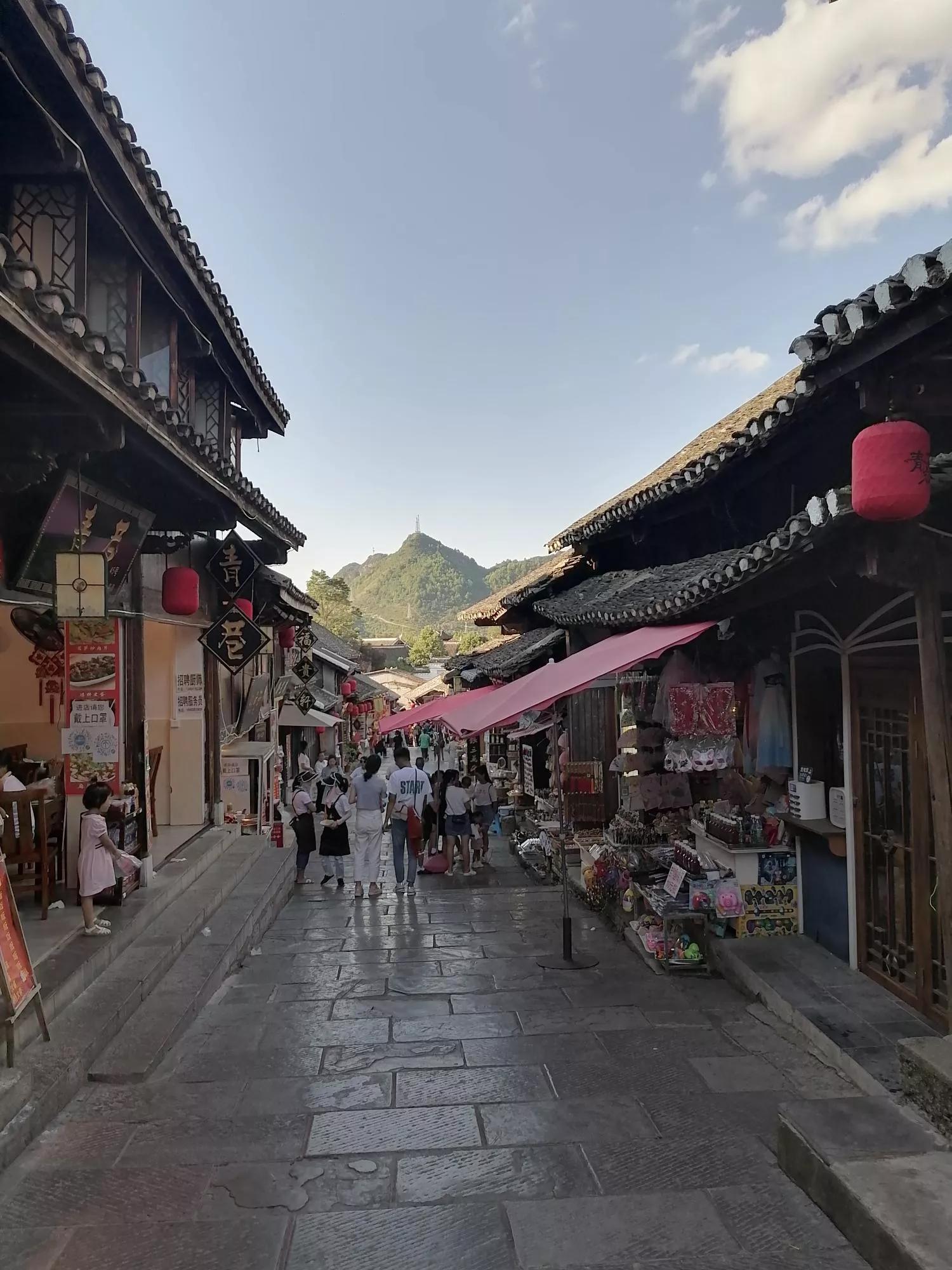 贵州贵阳青岩古镇旅游游记,贵州贵阳青岩古镇迎参观热潮