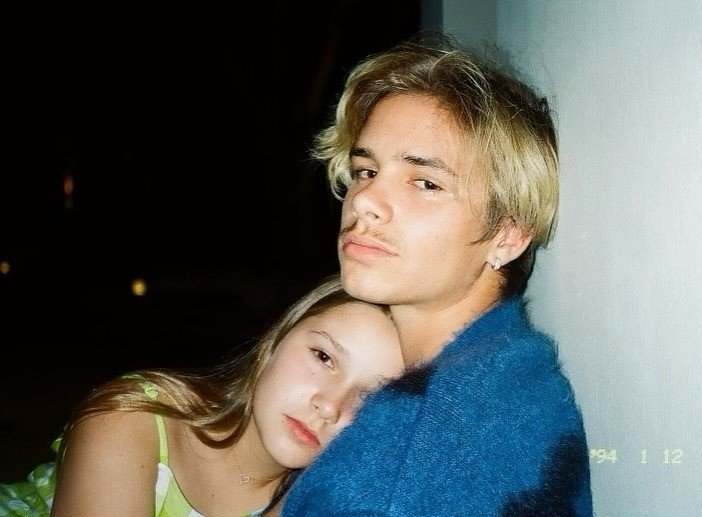 贝克汉姆训练全过程,贝克汉姆和儿子们踢球