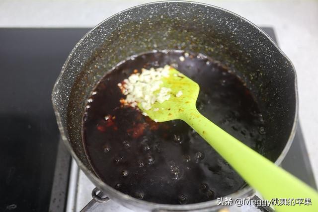 香辣拌面酱做法大全,炒菜万能香辣酱制作