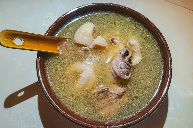 云南夫妻开小店,云南夫妇在宁德开烧烤店