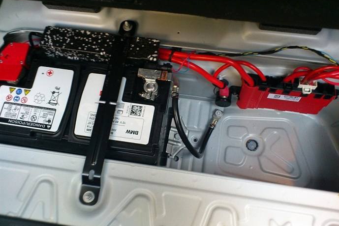 行车记录仪接电瓶耗电吗,行车记录仪如何使用避免伤电瓶