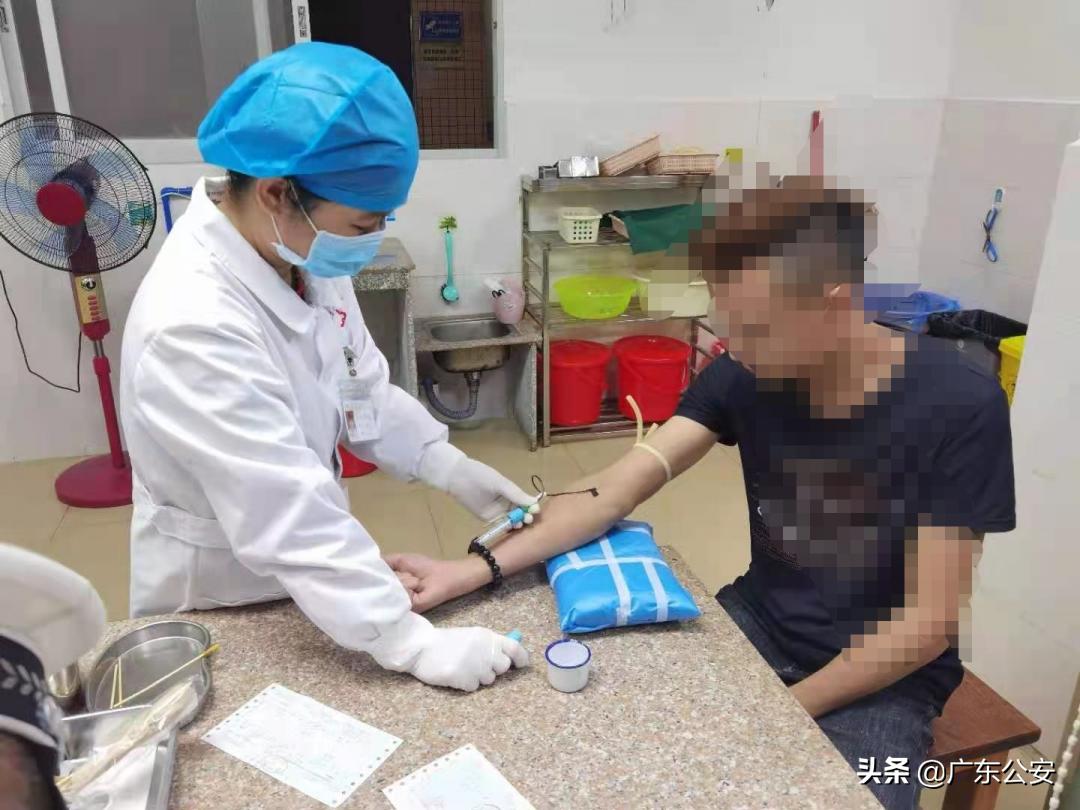 太疯狂男子醉驾冲卡险些撞到民警,男子醉驾强行冲卡致5人受伤