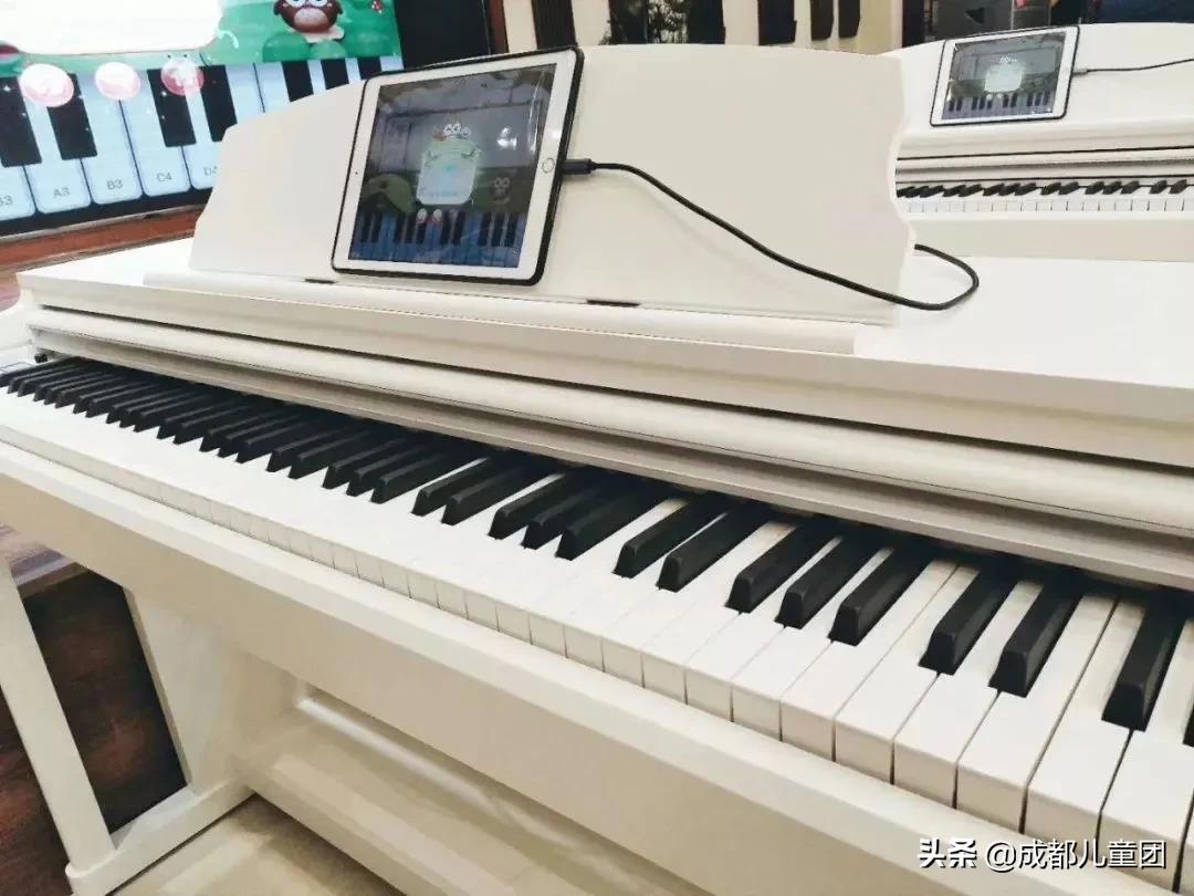 郎朗自用电钢琴,郎朗代言的练琴软件