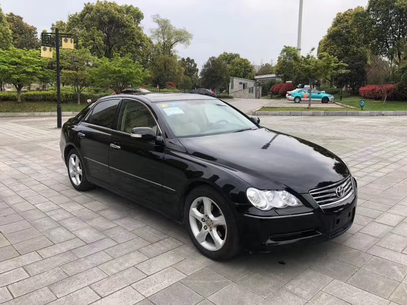 花十几个w买14年的锐志值吗,0506年的锐志值不值得买