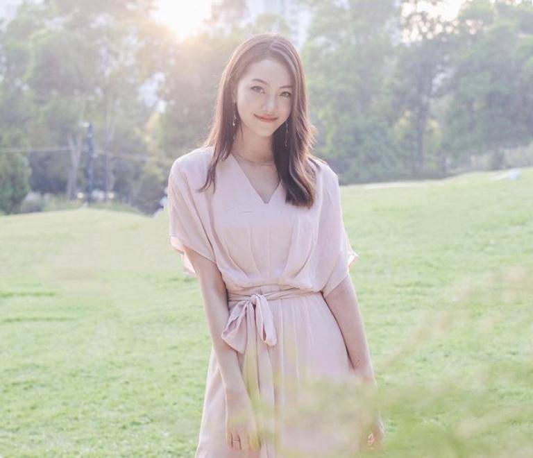 晒泳装照引质疑,晒美照被网曝