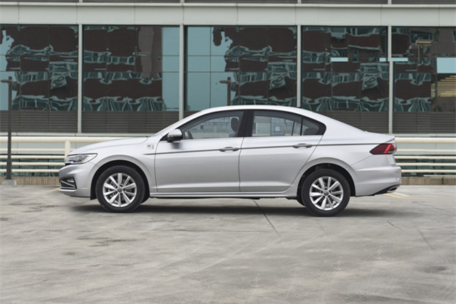 捷达用爱信6at还是不用dsg,爱信6at和dsg双离合哪个好