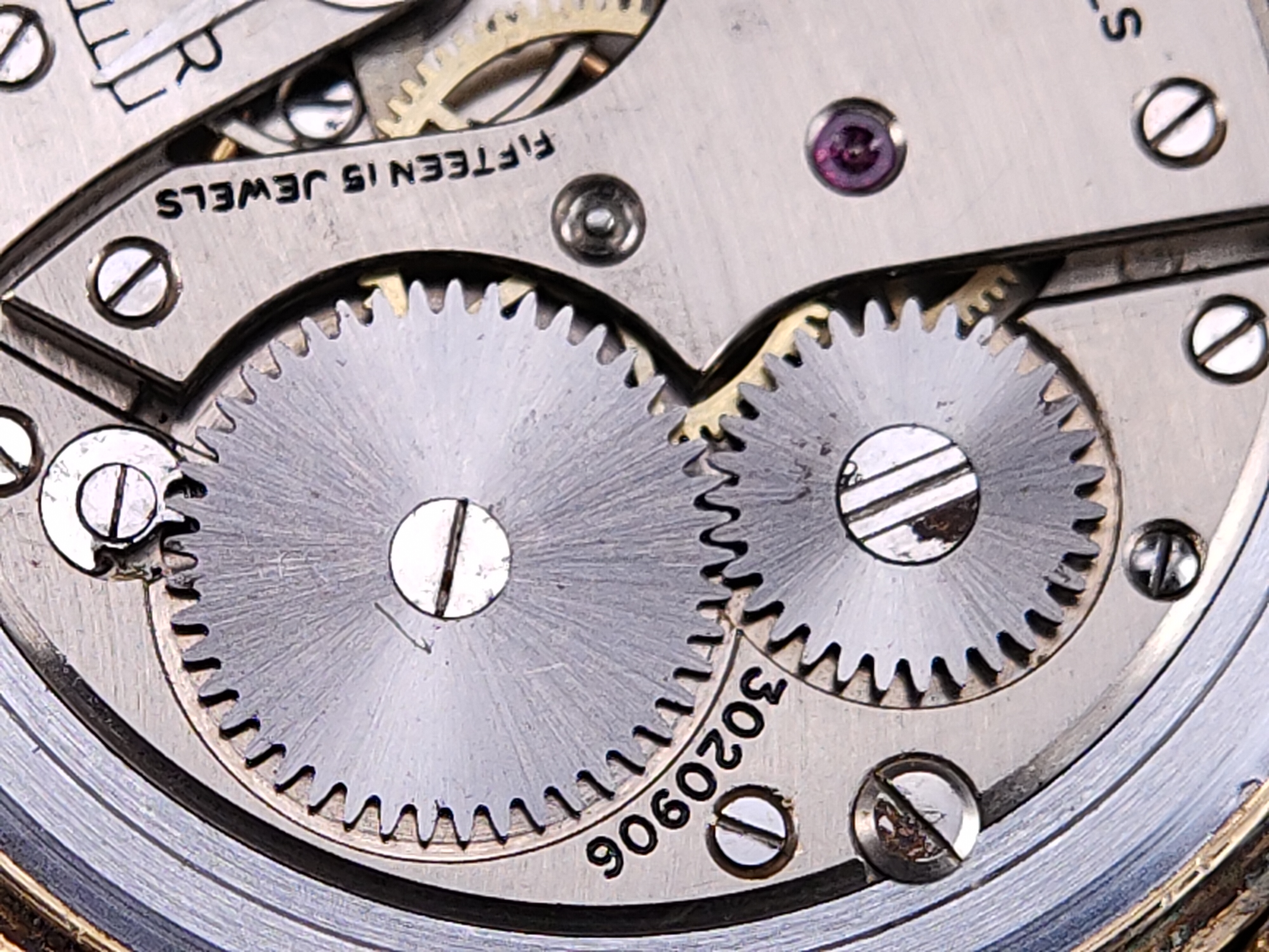 天梭哪款适合27岁男士,天梭哪个系列比较经典