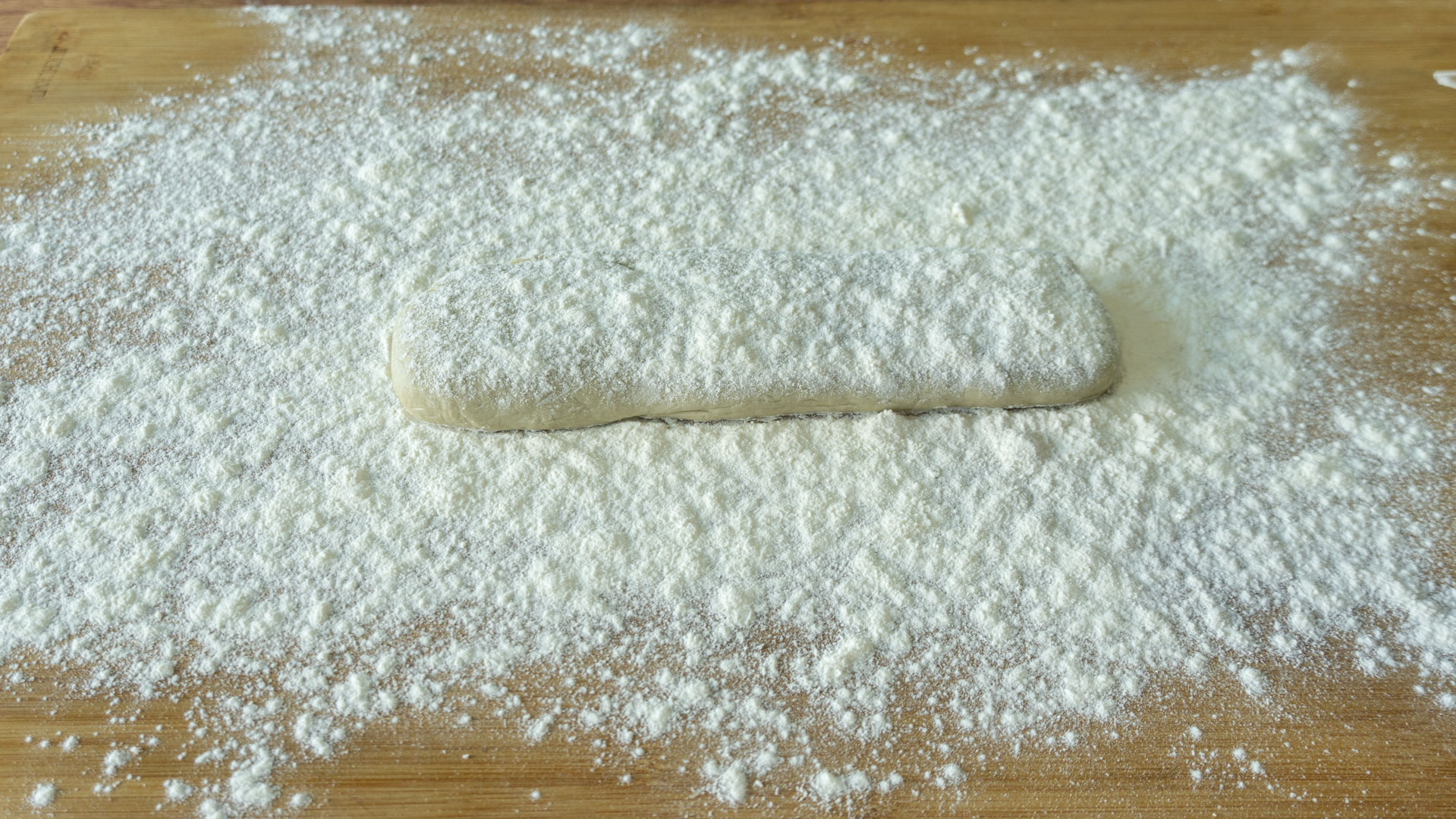 蓬松酥脆油条的家常做法,在家做油条香酥可口健康营养