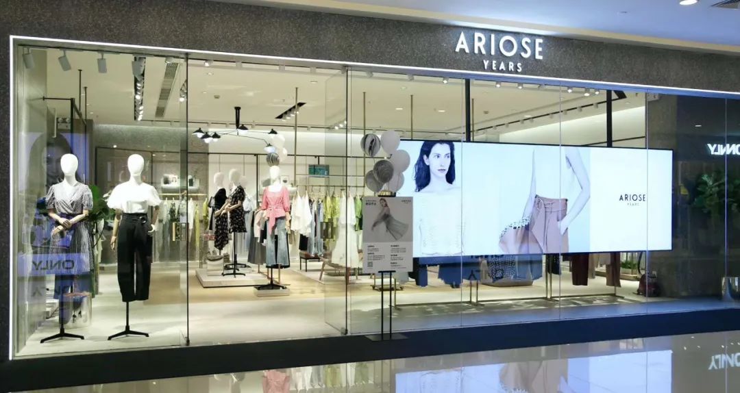 谁说服装店不行了？这个低调的女装却悄悄地开了1200多家店