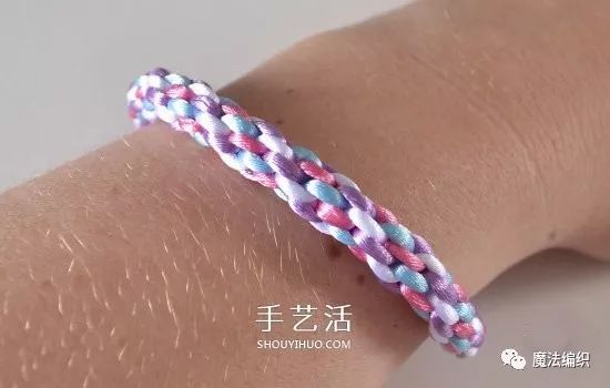 四股绳如何编织好看的手链,用编织绳怎样编手链简单