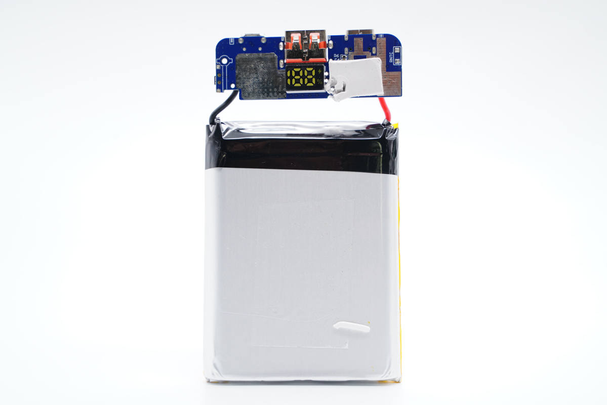 昂达充电宝三线合一快充,支持iphone20w快充充电宝