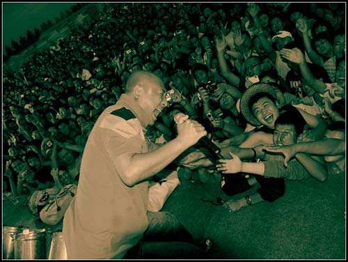 友谊地久天长低音炮完整版,友谊地久天长低音炮烟嗓版经典版