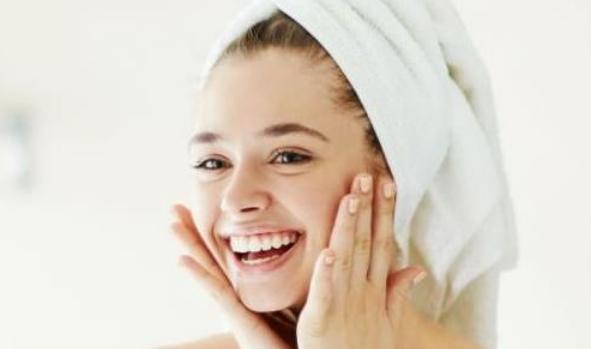 敷面膜补水最快的方法,脸部皮肤缺水干燥痒可以敷面膜吗