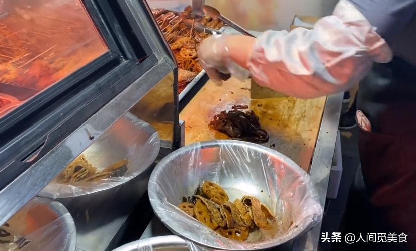 金华浦江夜市摆地摊,河南小伙夜晚摆摊