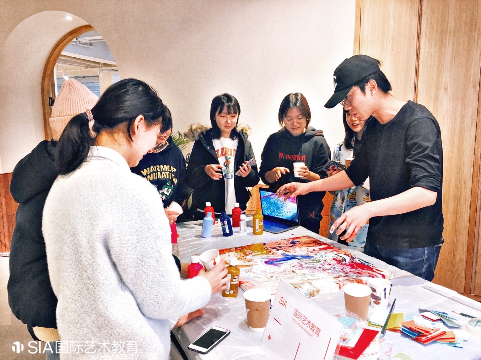 SIA速递|年薪多少万才能实现lululemon自由？