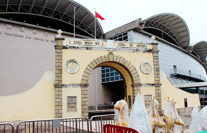 与意大利商人讨价旅游购物欧洲与亚洲国家不同的经营价值观