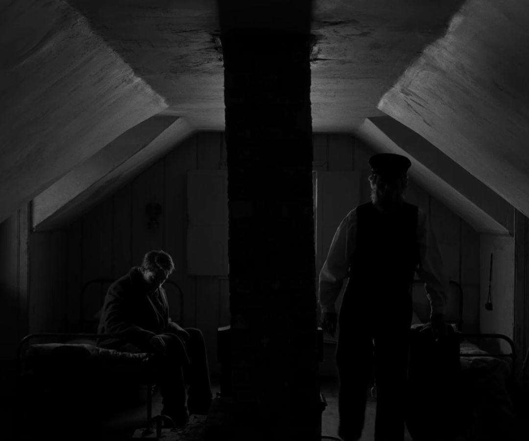 老拍床戏的暮光男，这次连美人鱼都不放过