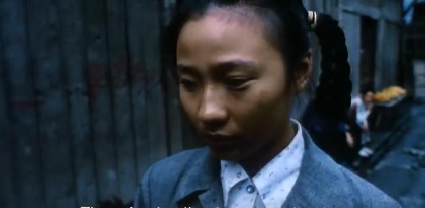 16岁“小镇荡妇”的屈辱成长史，这部电影道尽了人性和欲望