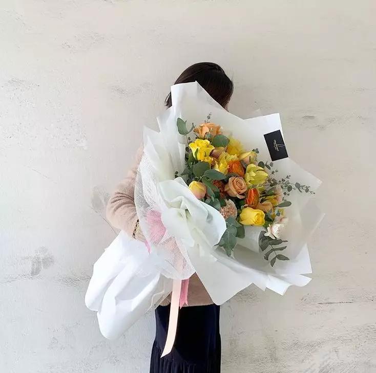 520给女朋友送花视频原声,520给女朋友送花小惊喜