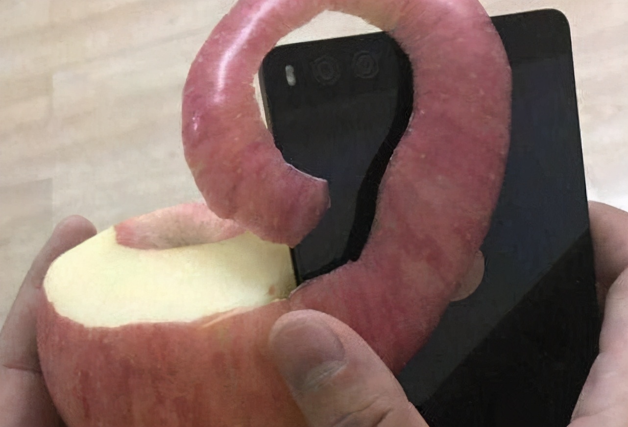 泰国一男子因被iphone12手机割破手指发帖惹果粉怒怼