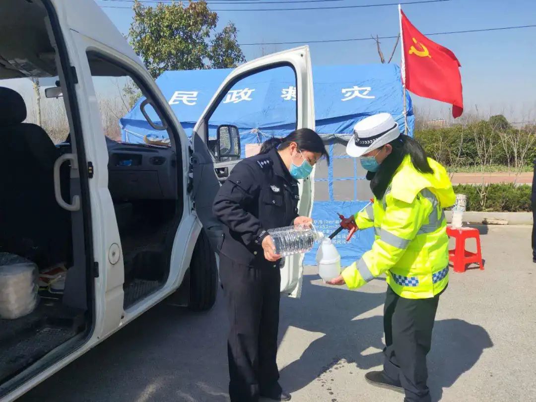 公安民警疫情防控简单事迹,公安民警防控疫情事迹