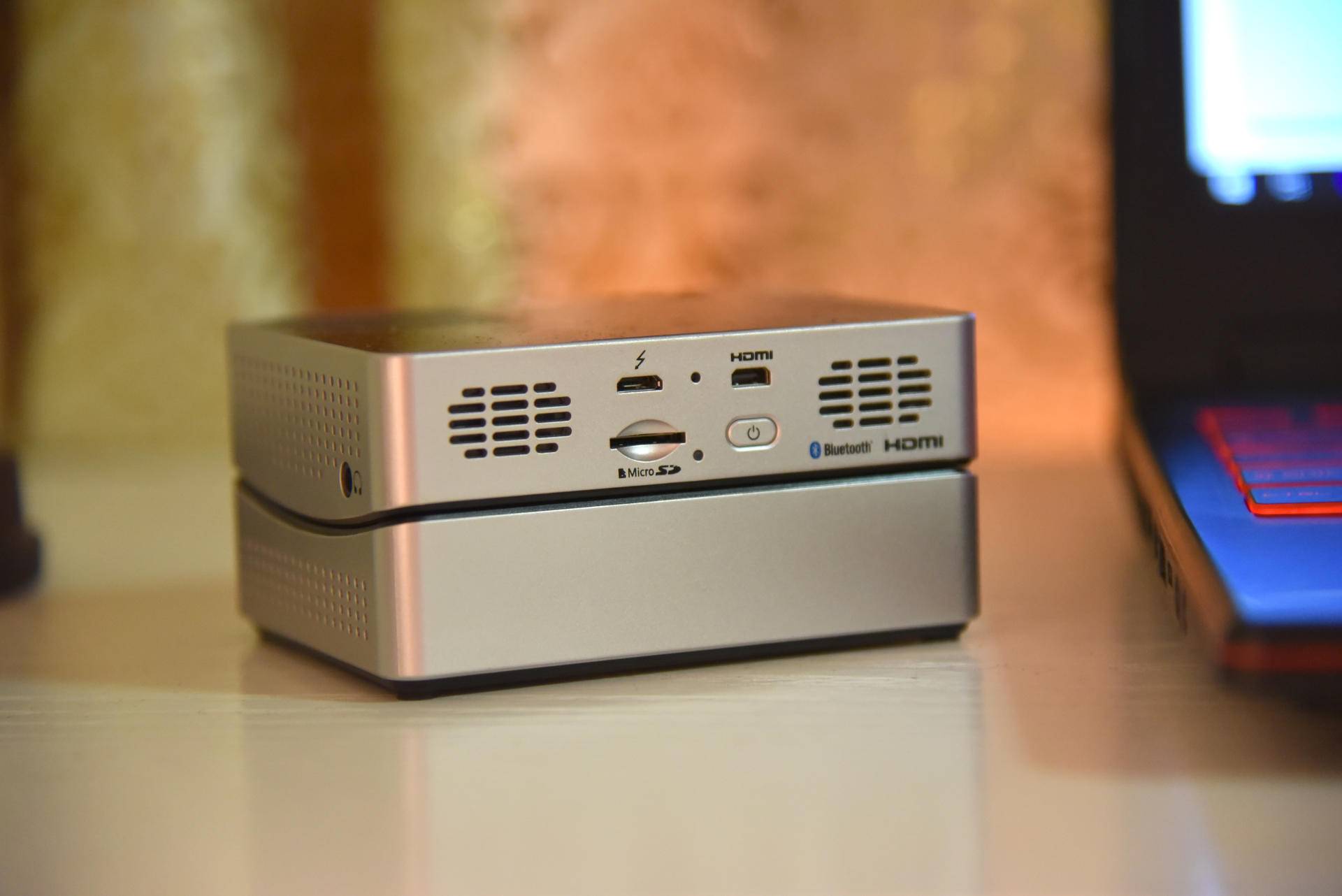 激光投影机1000流明,激光投影灯300瓦