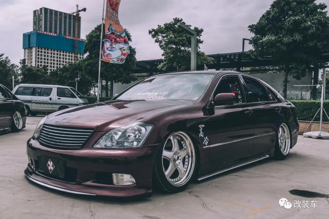 清一色皇冠,清一色豪车