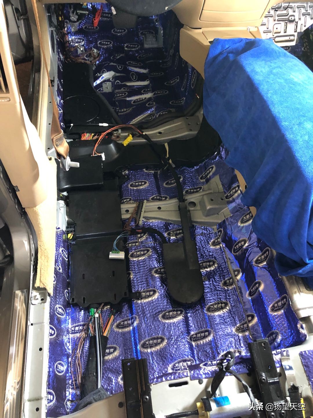 奔驰s300车内异味解决方案,奔驰w204车内异味