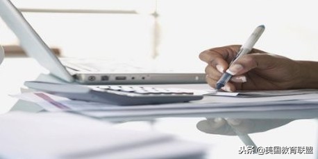 留美生物博士回国年薪多少,留学回国就业最热门的行业有哪些