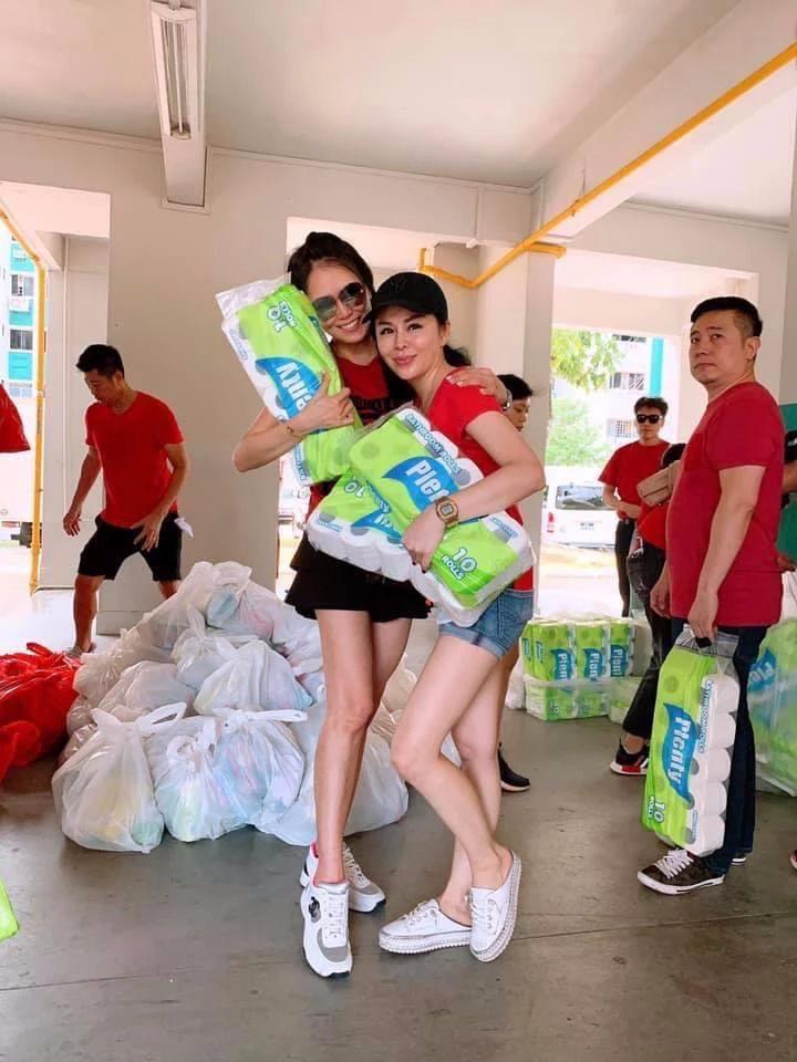 关之琳香港佳士得珠宝 (关之琳戴天价珠宝)