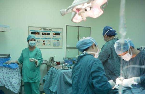 侧切伤口长好了有什么后遗症,顺产侧切会伤到尿道吗