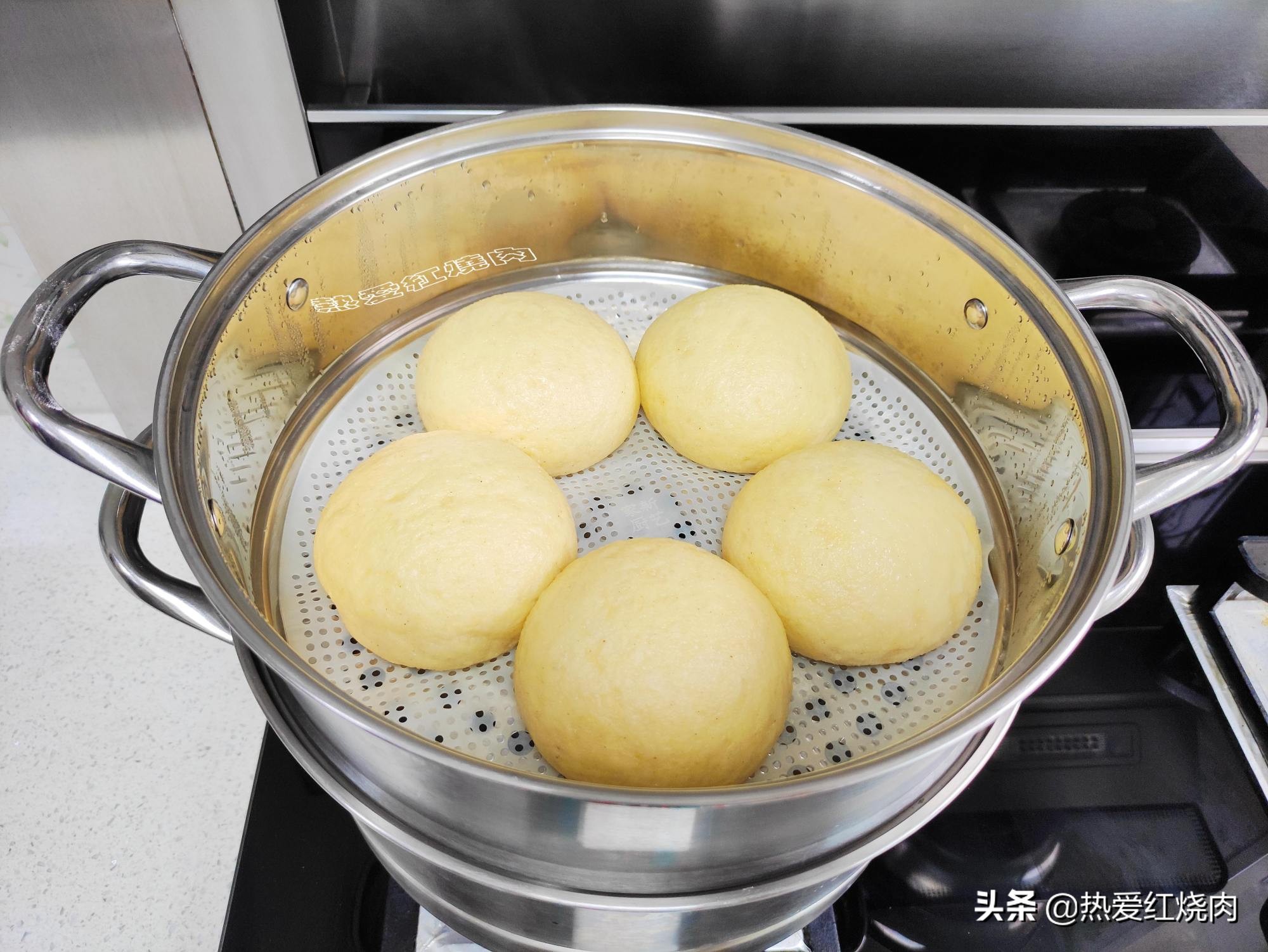 馒头蒸熟发酸怎么处理才好吃,自己蒸馒头为什么那么硬