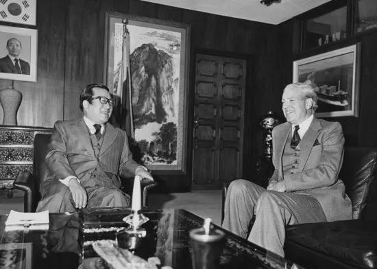 韩国财阀系列之“狂躁的一家人”