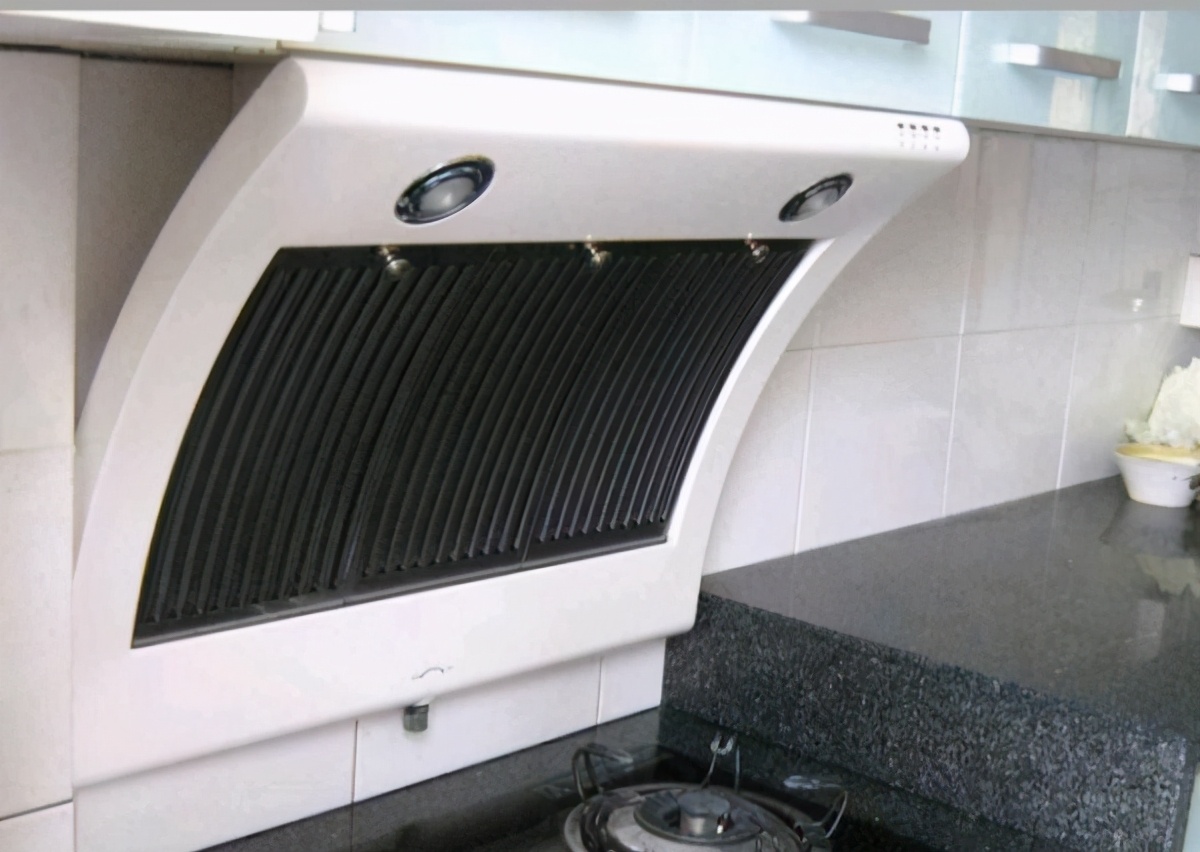 家里油烟机无论多脏多油,油烟机不管多脏教你一招