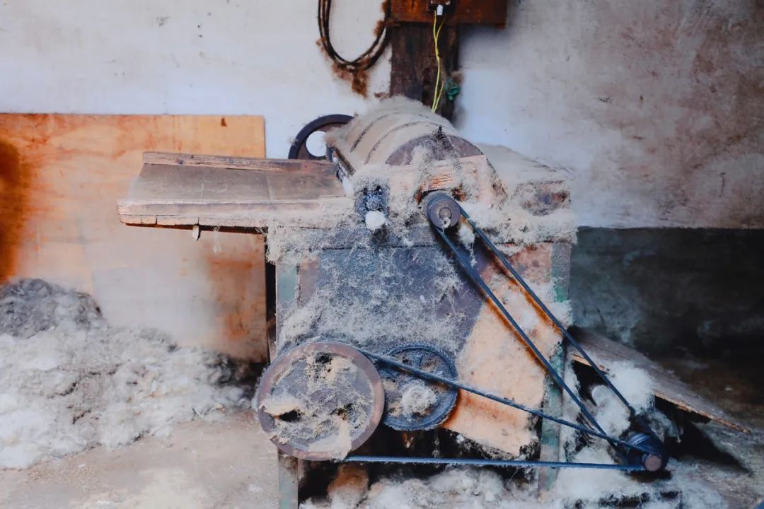 传统老式羊毛毡的制作,已消失的古老手工羊毛毡