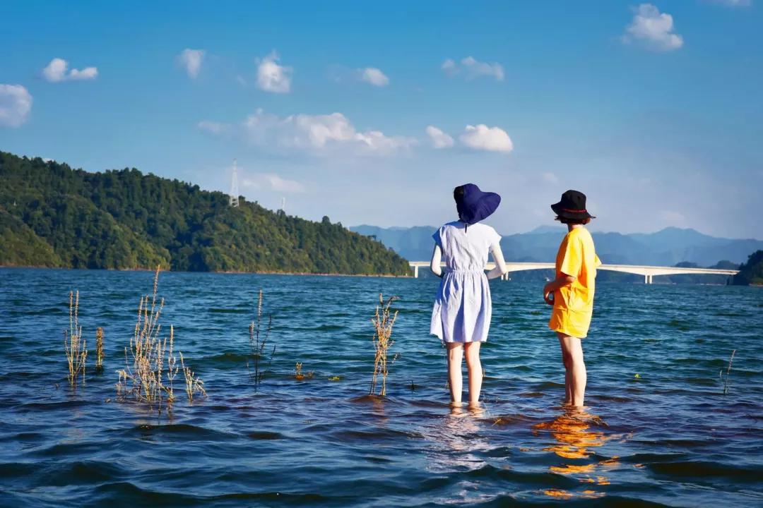真正一线湖景！千岛湖这家“颜值杀”民宿自带一个超强属性