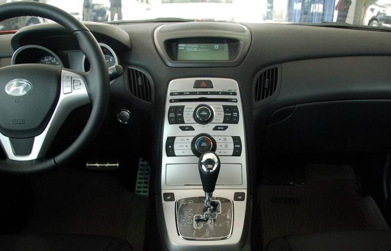 操控最好的四座跑车,加速和操控性能最好的汽车