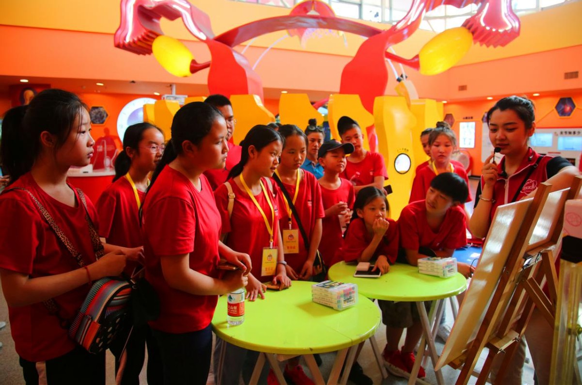 《人民日报》刊载报道郑州科技馆“馆校结合”工作