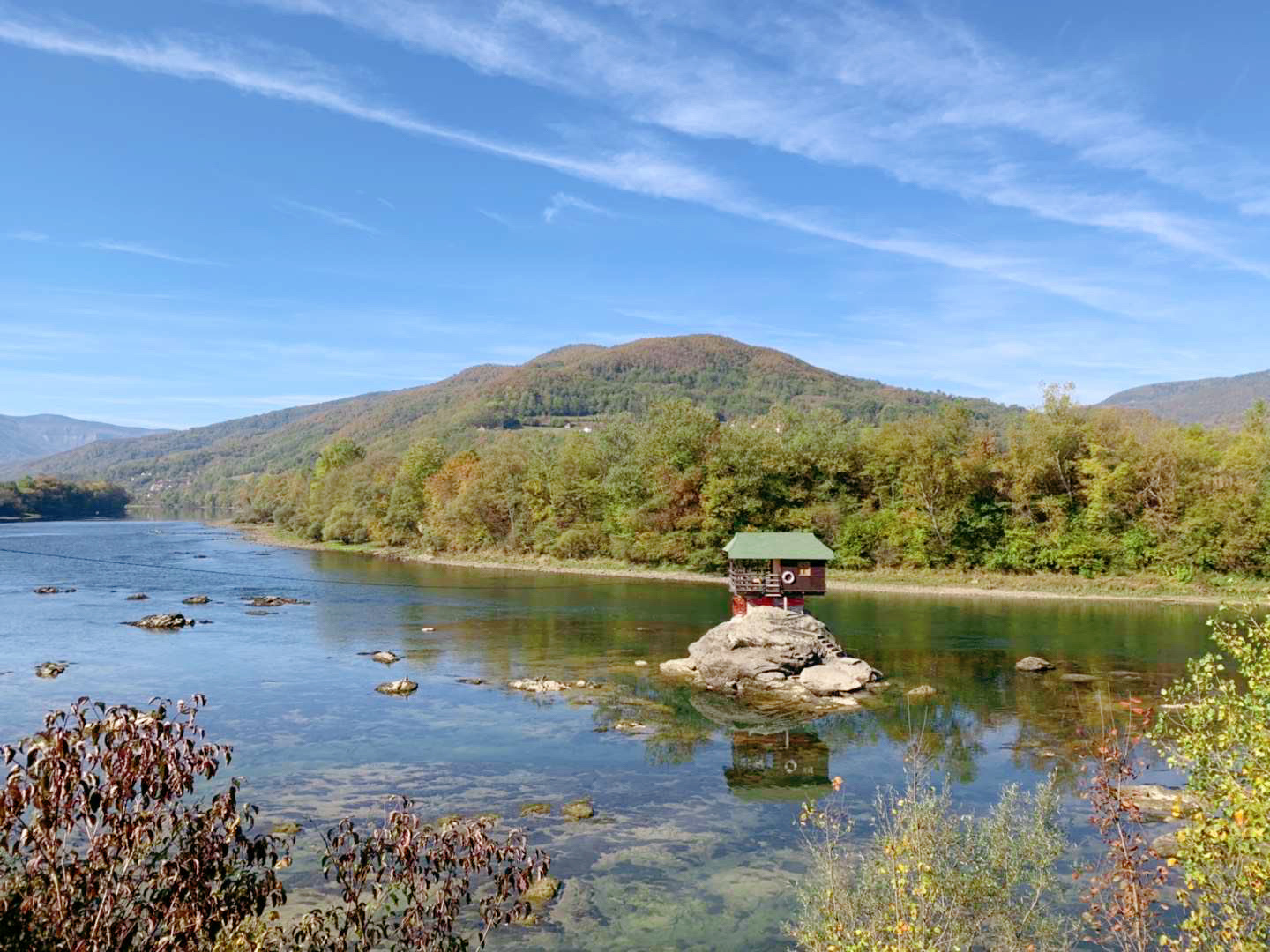 足球少年的小木屋很酷、“圣诞小镇”的秋天很美