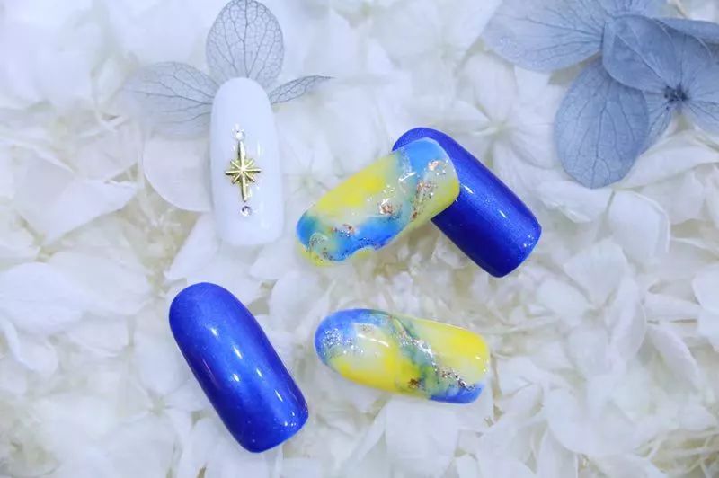 美甲师学一个月能赚多少钱,美甲师能怎么多赚一点钱