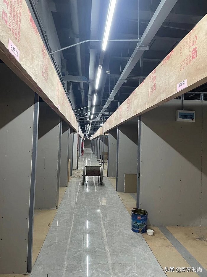 华强北，这个曾经的中国电子第一街，逐渐做起了女人的生意