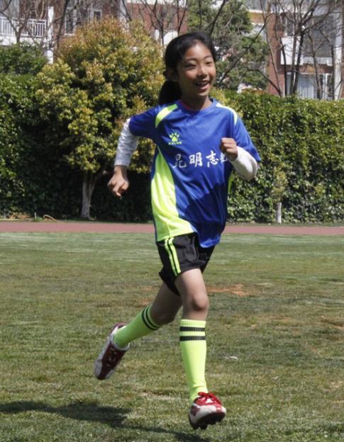 昆明少儿足球训练,昆明幼儿足球启蒙训练教程